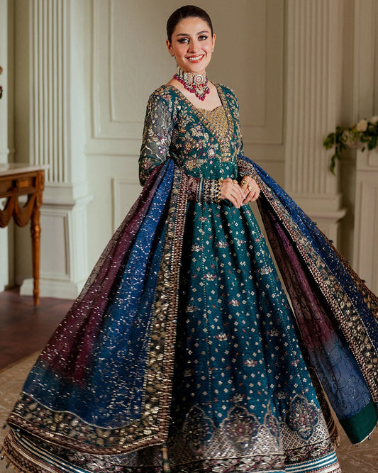 Luxury embroidered chiffon dupatta with sequins and threadwork Baroque
Baroque Chantelle formal outfit unstitched chiffon set close up embroidery
Elegant Baroque Chantelle chiffon outfit 3 piece formal wear look